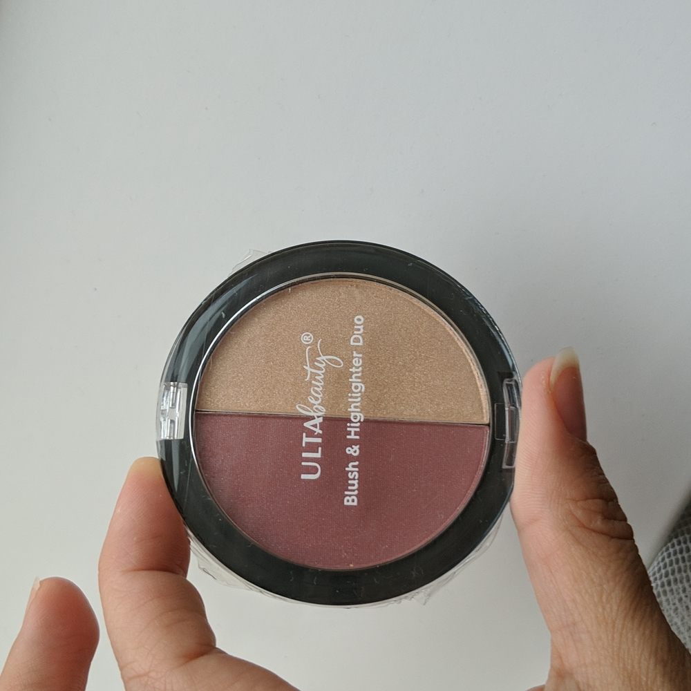 New blush & highlighter duo Ulta Beauty compact travel kit